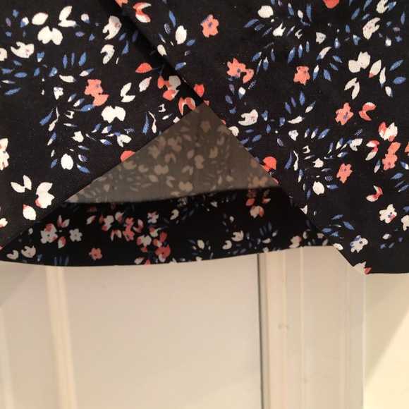 New w tags Margaret M- floral skirt Sz small with wrap slit. - Picture 4 of 6